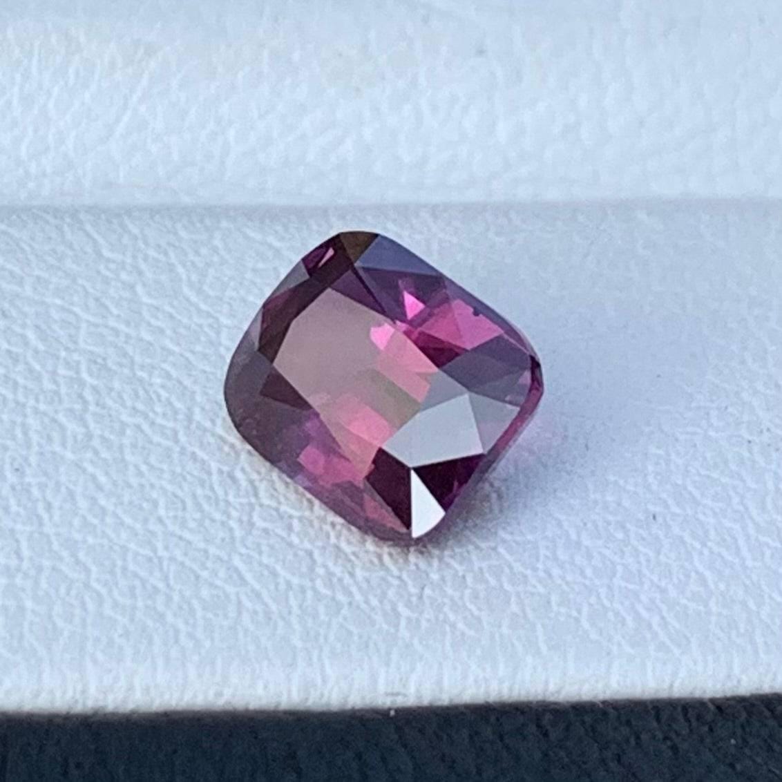 Plum Pink Sapphire 2.01ct - (UH) - Baza Boutique