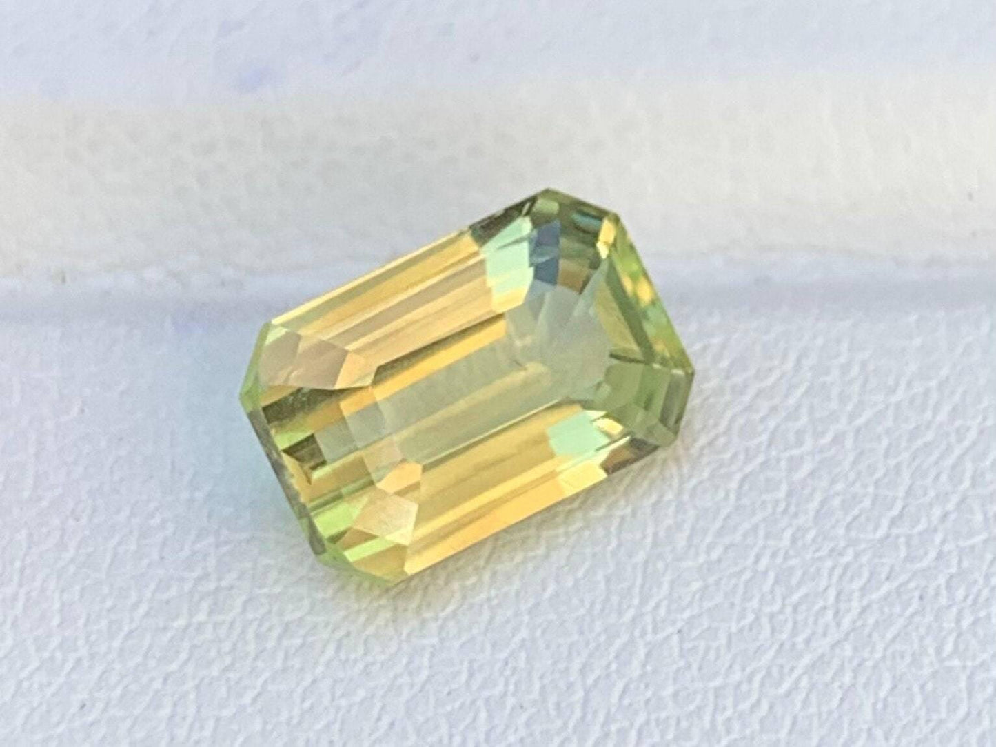 Super Rare Vanadium Chrysoberyl 3.99ct - (UH) - Baza Boutique
