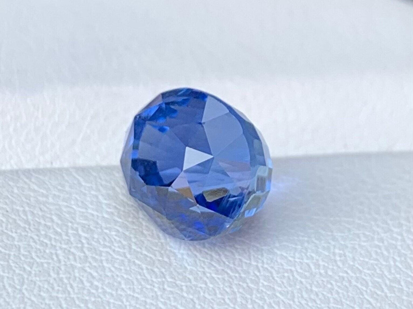 Natural Ceylon Cornflower Blue Sapphire 5.66ct - (UH)