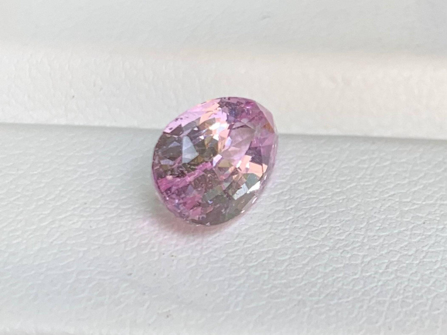 Padparadscha King Sapphire 2.64ct - (UH) - Baza Boutique