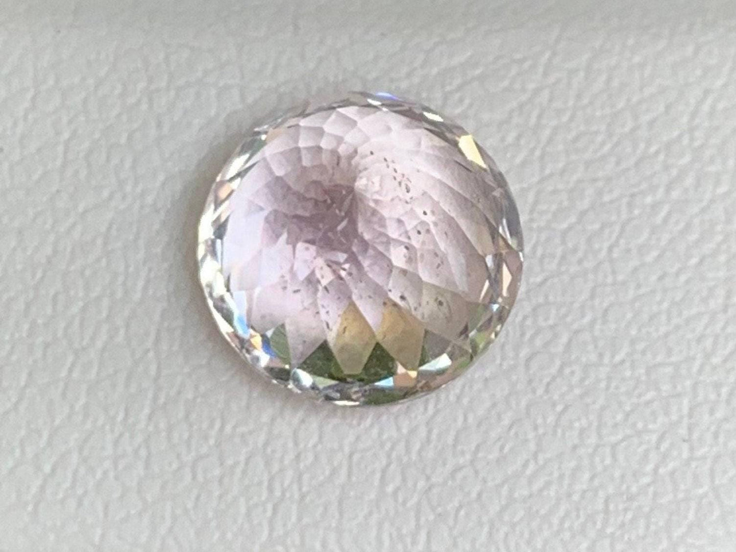 Natural Peach Sapphire 5.28ct - (UH) - Baza Boutique