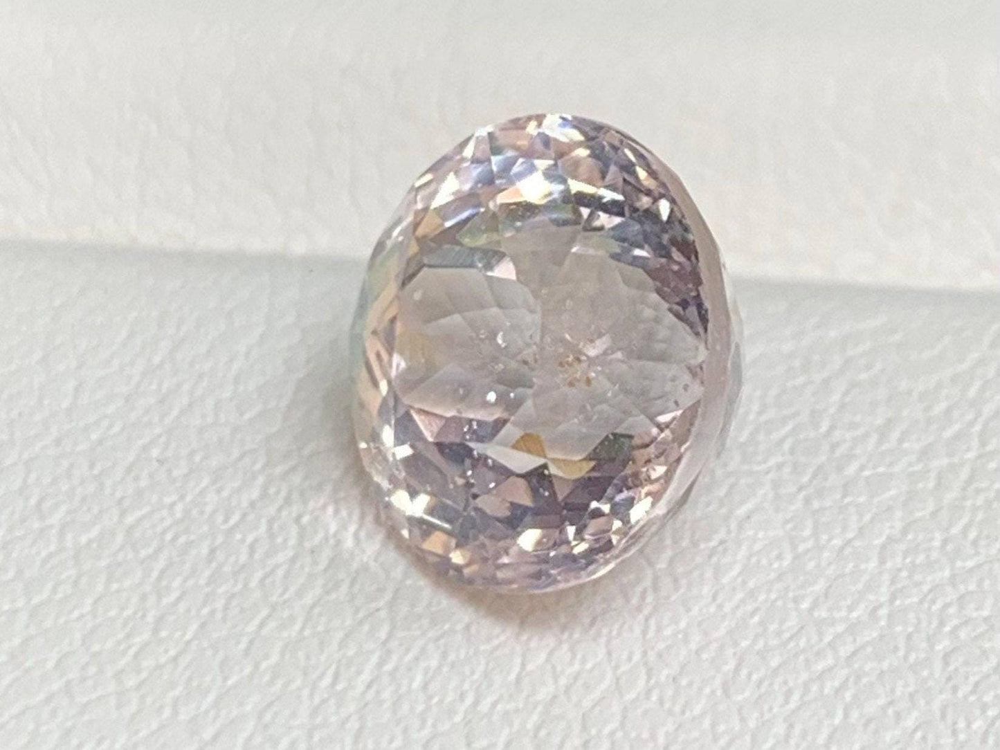Natural Peach Sapphire 5.28ct - (UH) - Baza Boutique