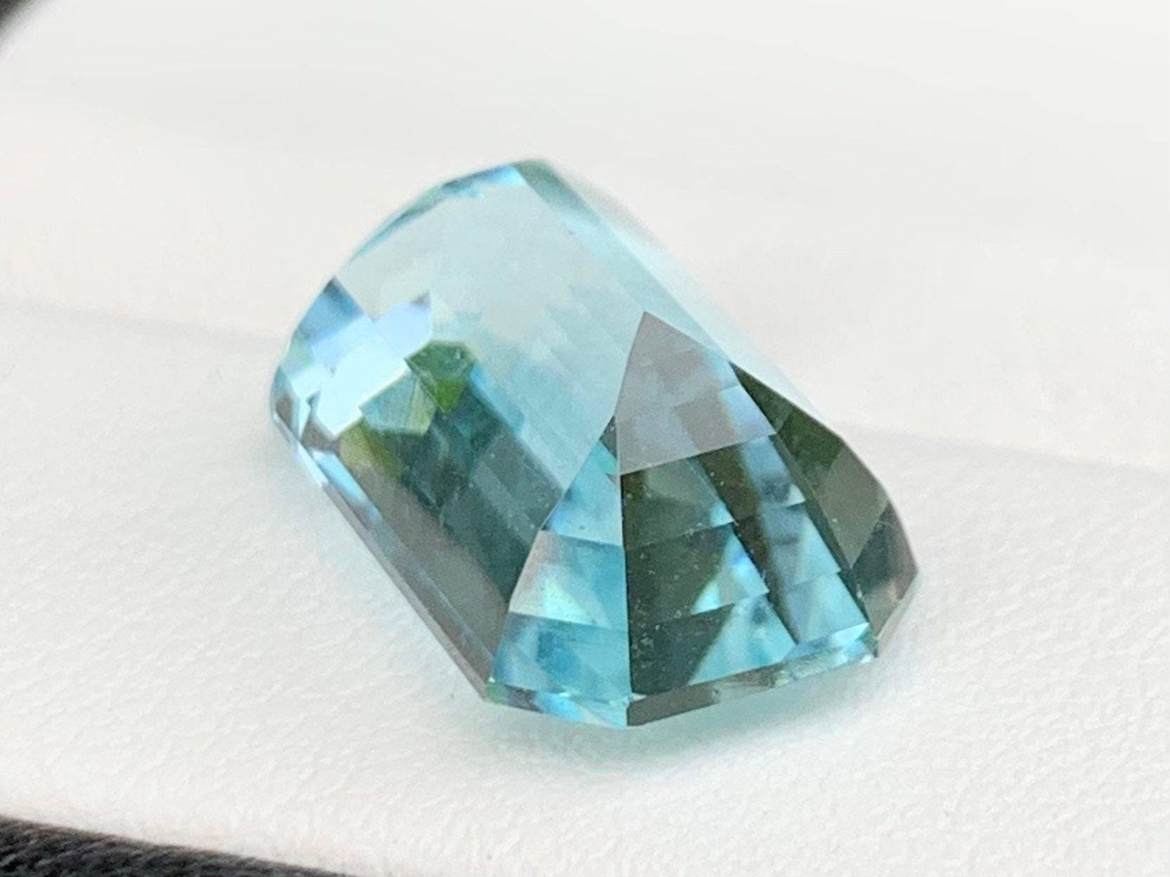 Natural Aquamarine 8.36ct - (UH) - Baza Boutique