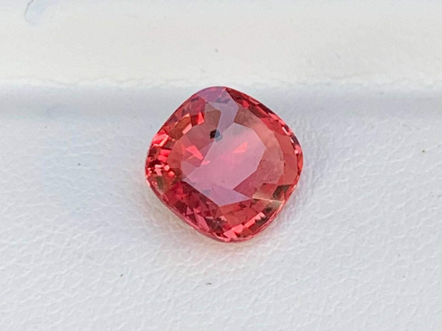 Natural One-of-a-kind Rare Padparadscha 3.03ct - (UH) - Baza Boutique