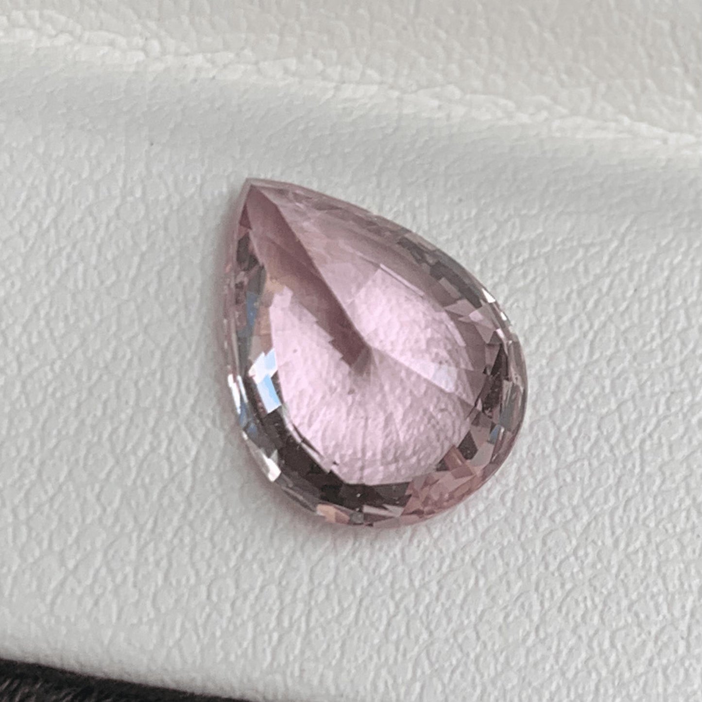 Rare Padparadscha Sapphire (ICA Certified) 4.56ct - (UH) - Baza Boutique