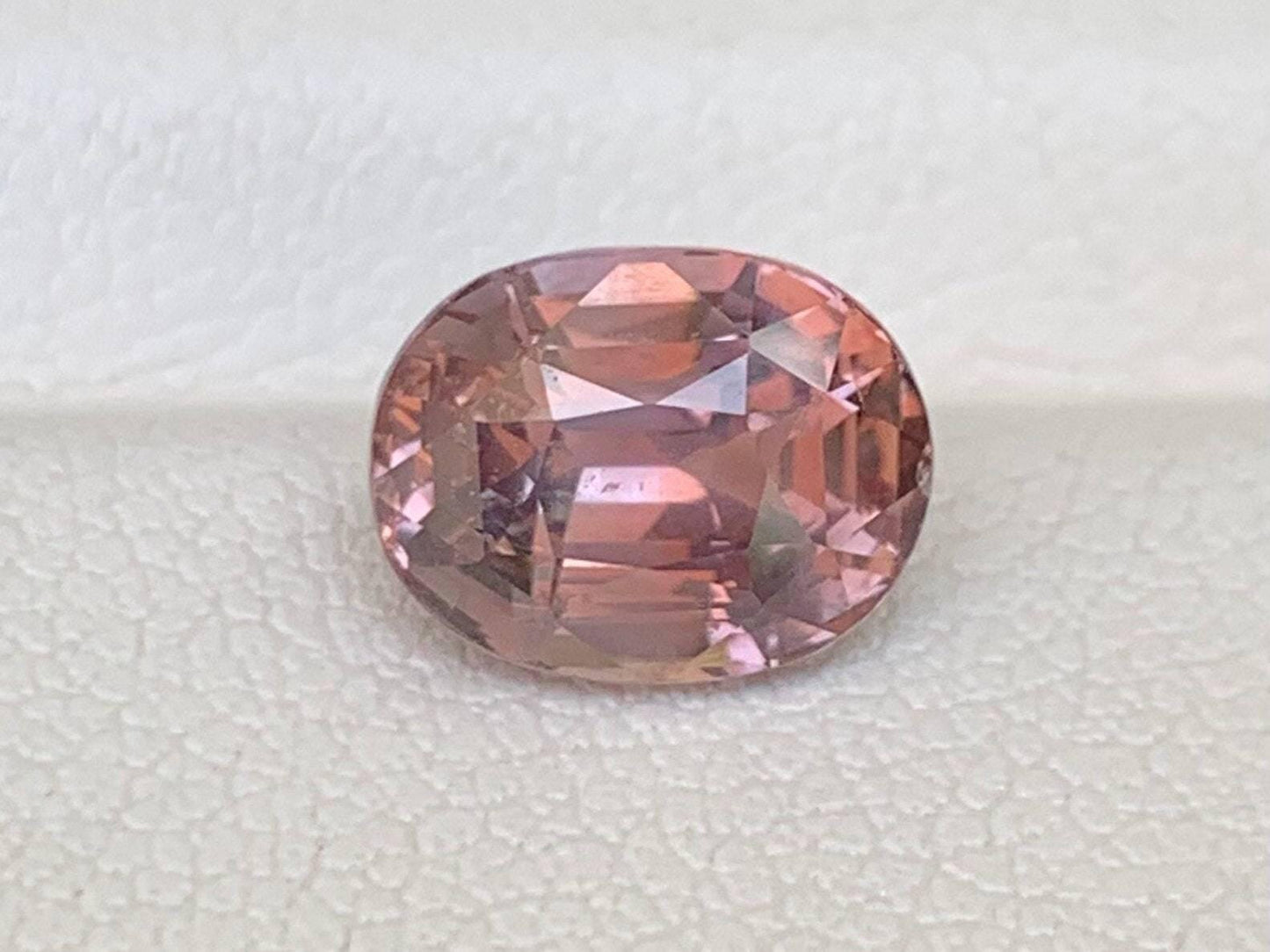 Natural Padparadscha Sapphire 2.67ct (UH)