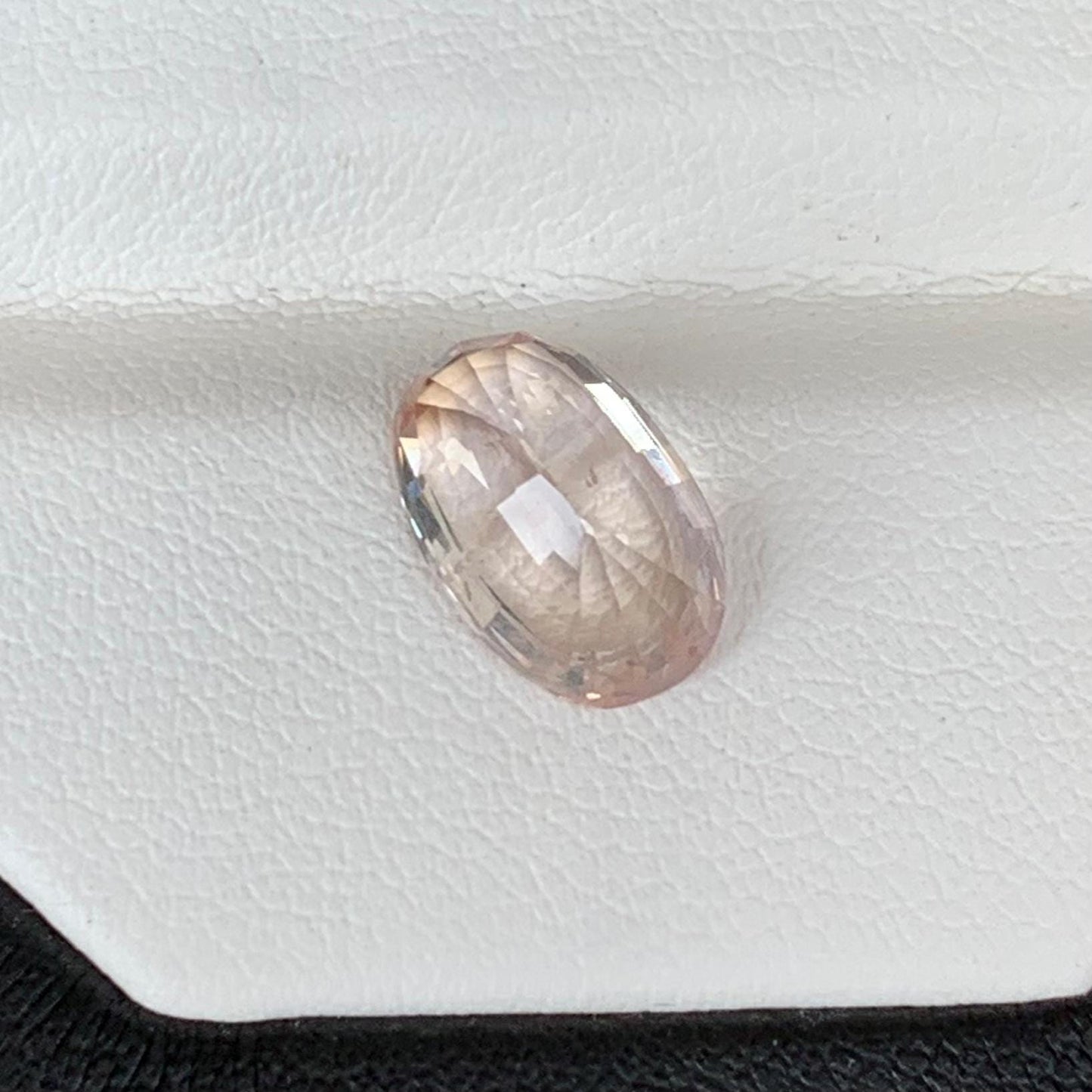 Natural Padparadscha Sapphire 4.11ct - (UH)