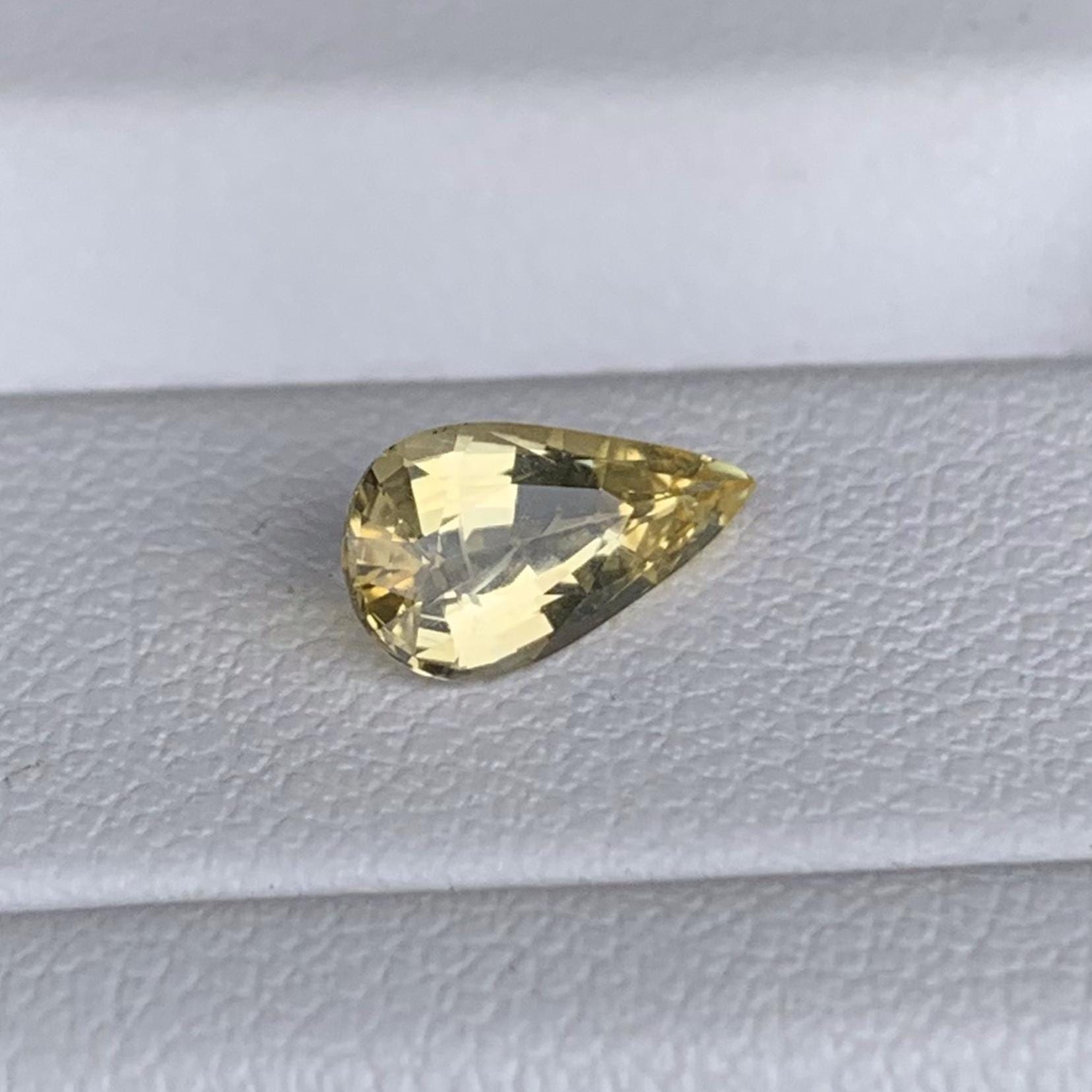 Yellow Sapphire 1ct (UH) - Baza Boutique