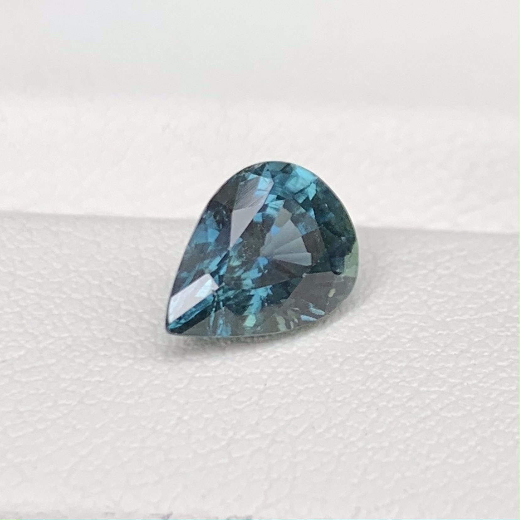 Teal Sapphire 1.72ct (H) - Baza Boutique