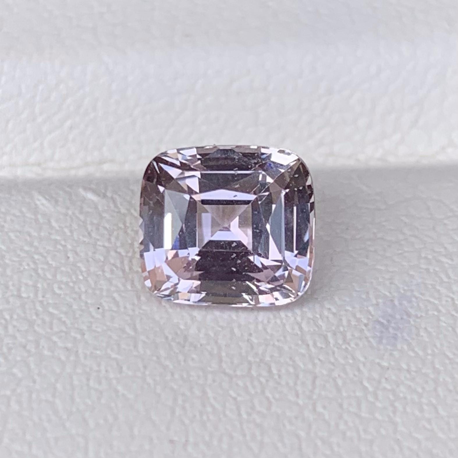 Peach Sapphire 1.84ct (UH) - Baza Boutique