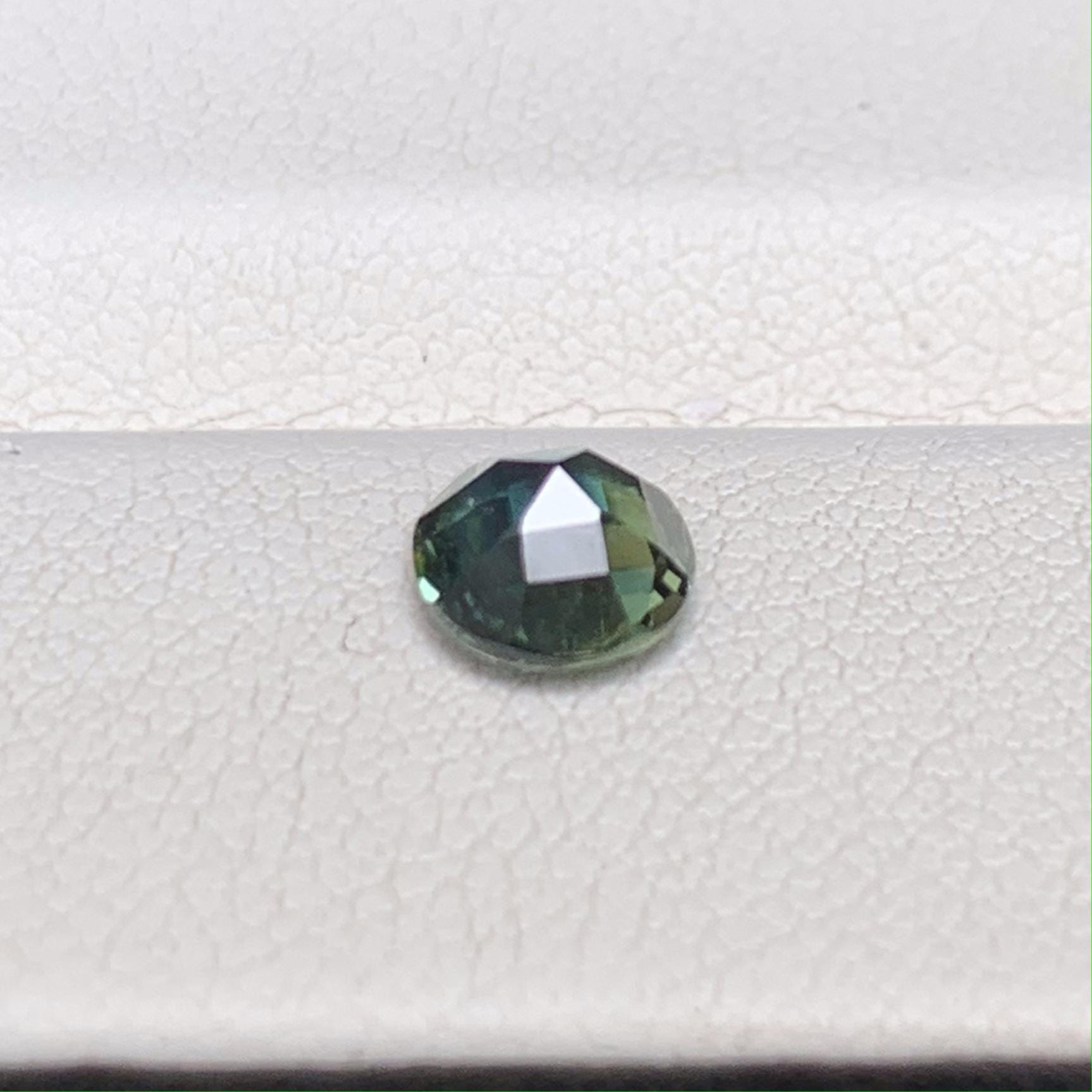 Natural Peacock Teal Sapphire 1.06ct - (UH) - Baza Boutique