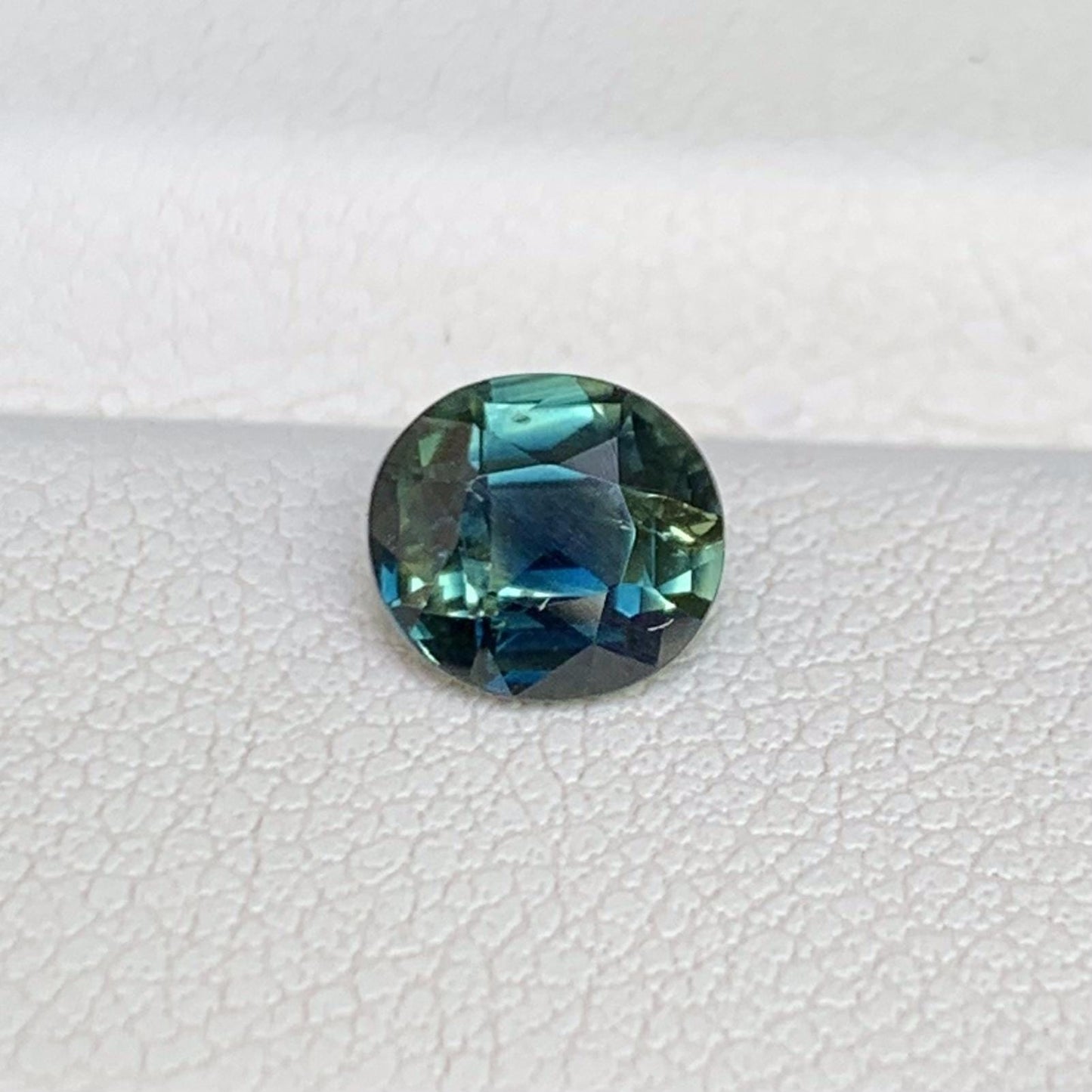 Natural Peacock Teal Sapphire 1.06ct - (UH) - Baza Boutique