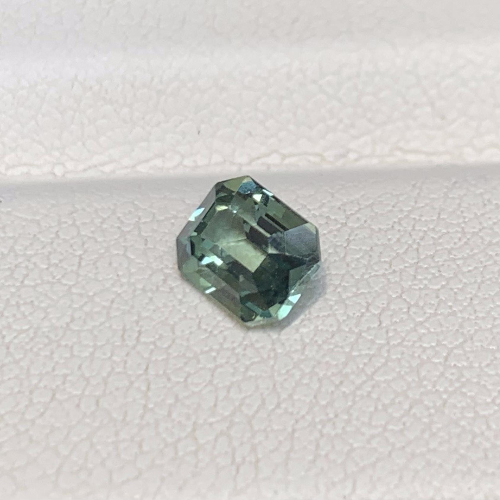 Natural Teal Sapphire 1.06ct - (UH) - Baza Boutique