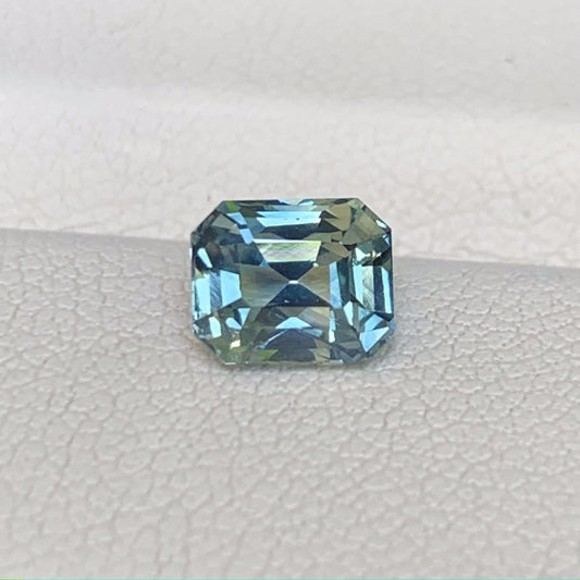 Bi Color Natural Teal Sapphire 1.52ct - (UH)