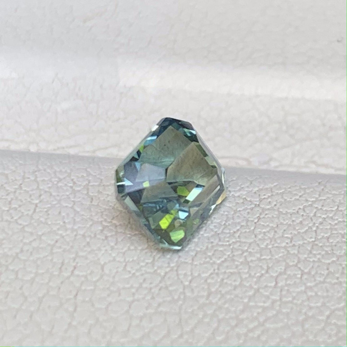 Bi Color Natural Teal Sapphire 1.52ct - (UH) - Baza Boutique