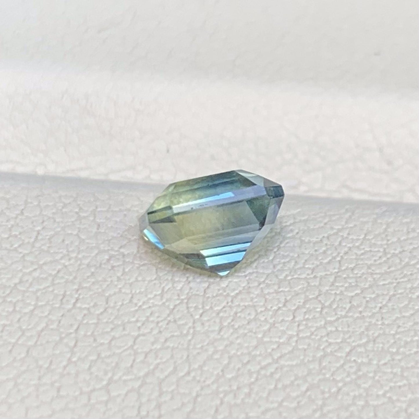 Bi Color Natural Teal Sapphire 1.52ct - (UH) - Baza Boutique
