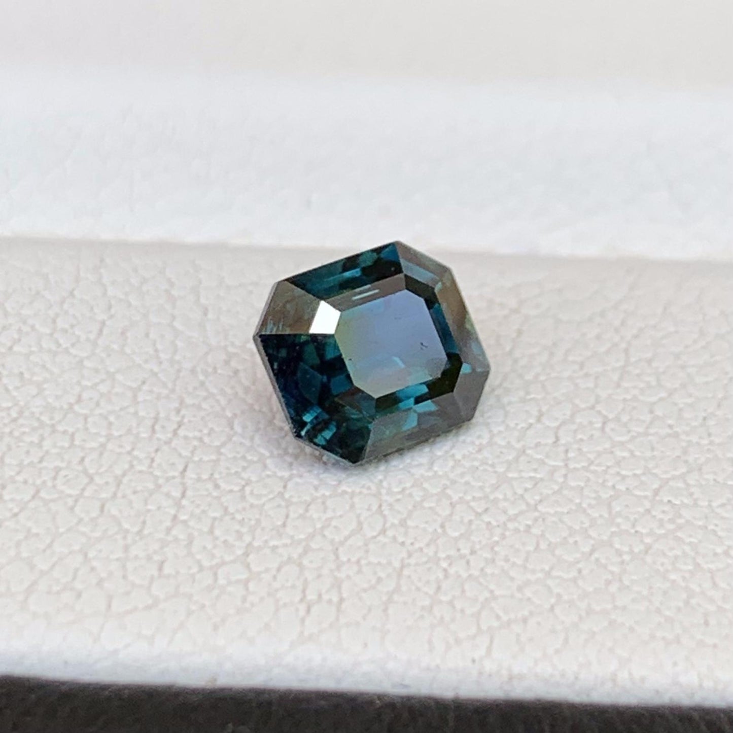 Natural Teal Sapphire 1.06ct - (UH) - Baza Boutique