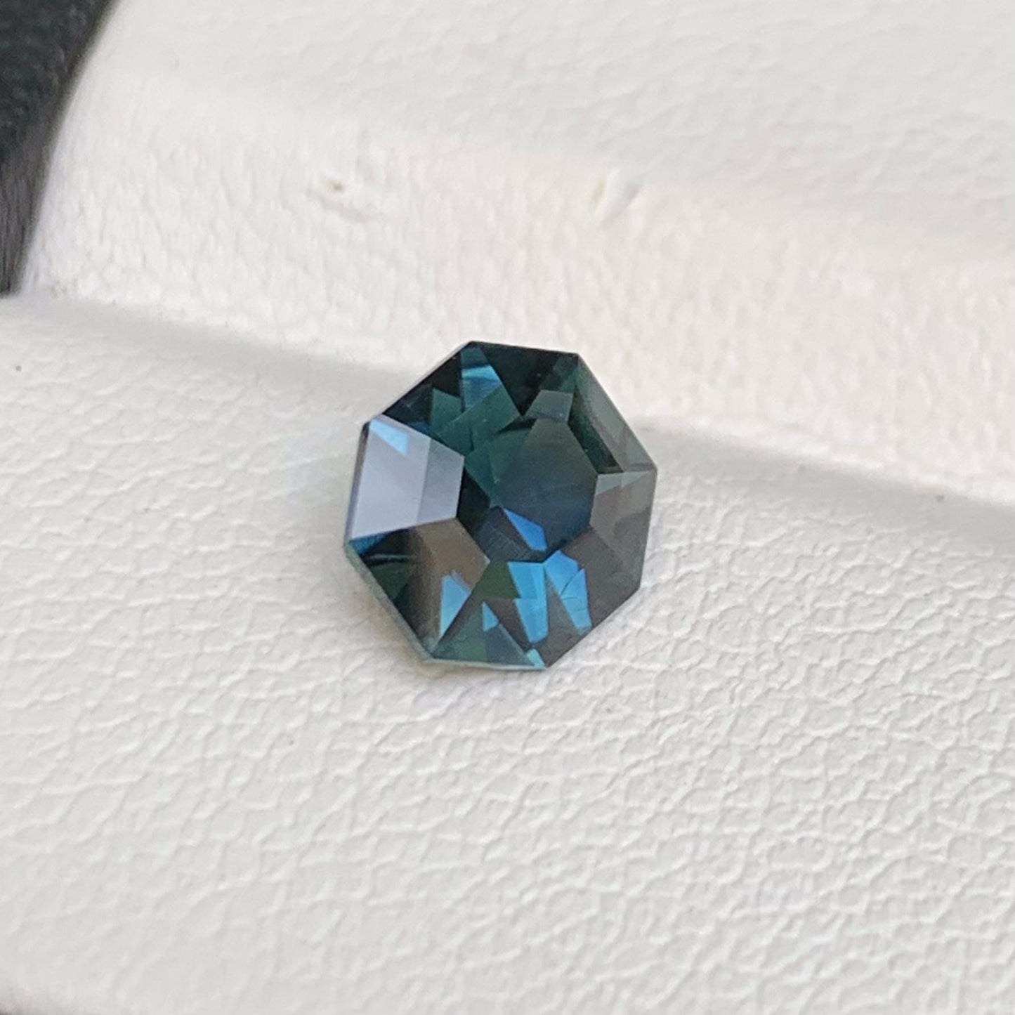 Natural Teal Sapphire 1.45ct - (UH) - Baza Boutique