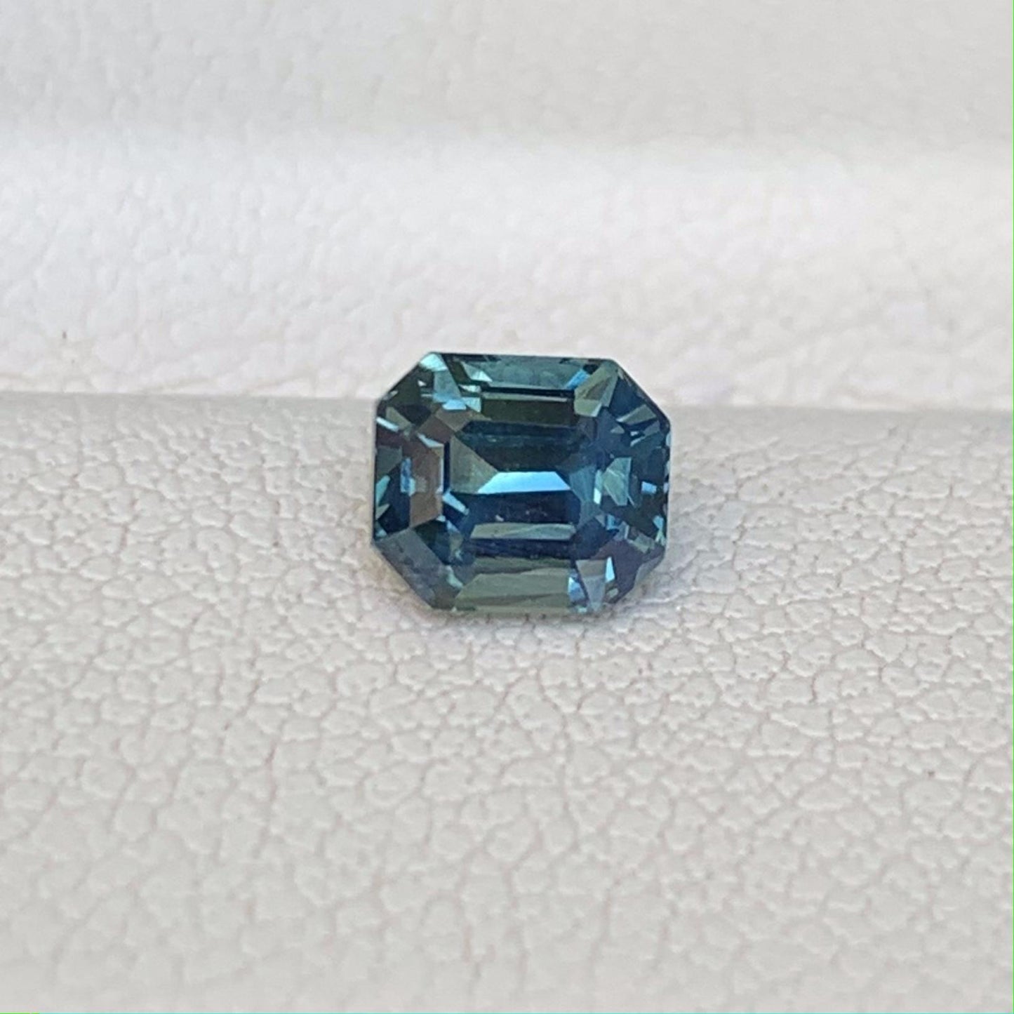 Natural Teal Sapphire 0.99ct - (UH) - Baza Boutique