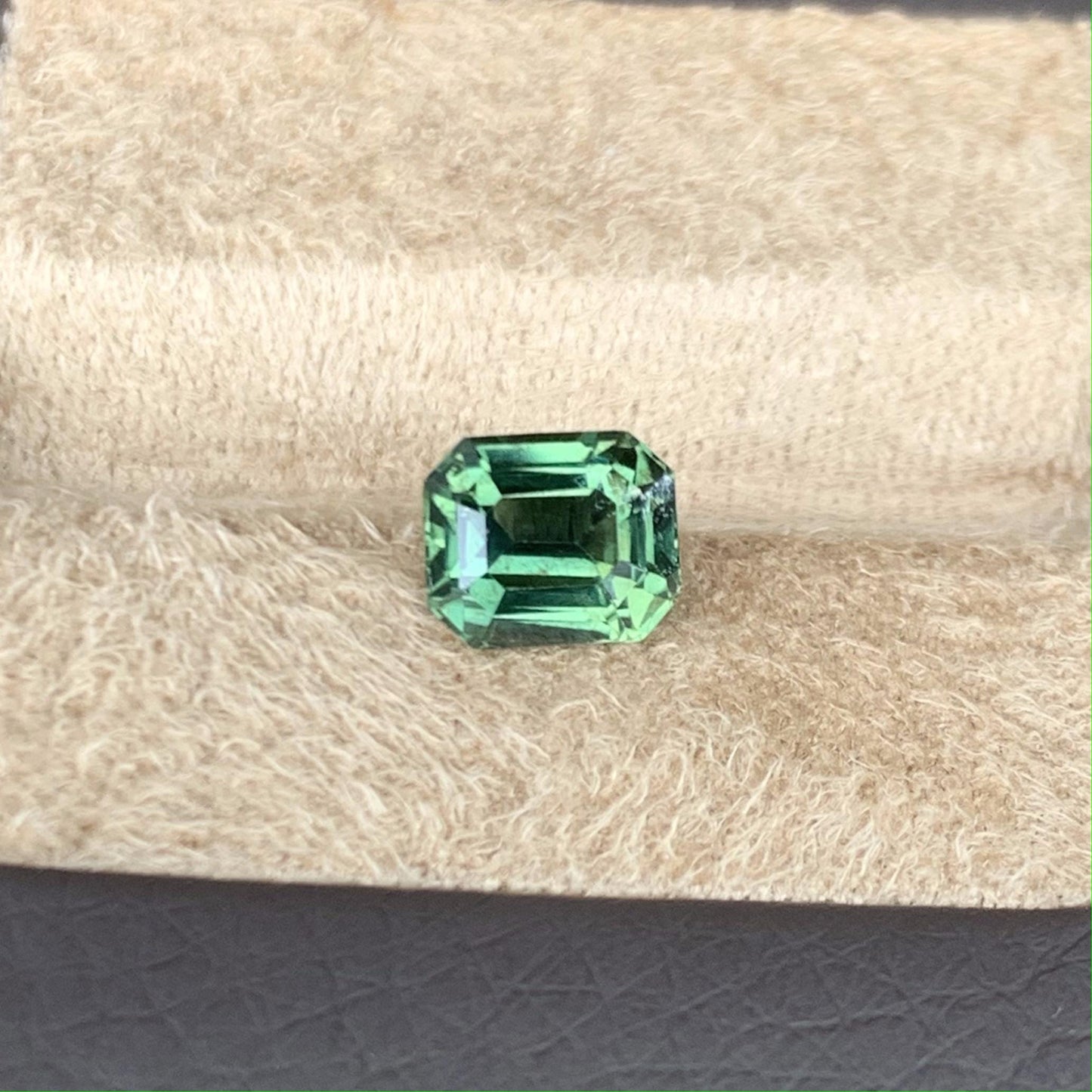 Natural Teal Sapphire 1.60ct - (UH) - Baza Boutique