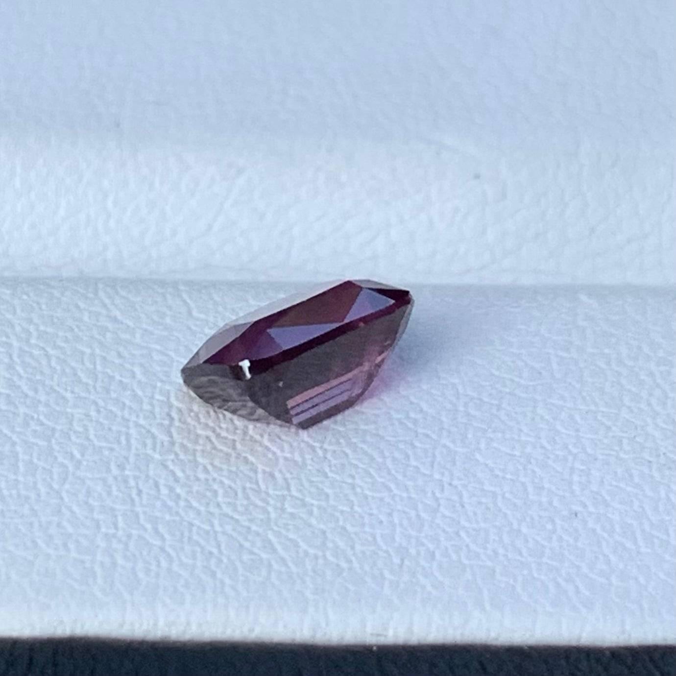 Plum Pink Sapphire 2.01ct - (UH) - Baza Boutique