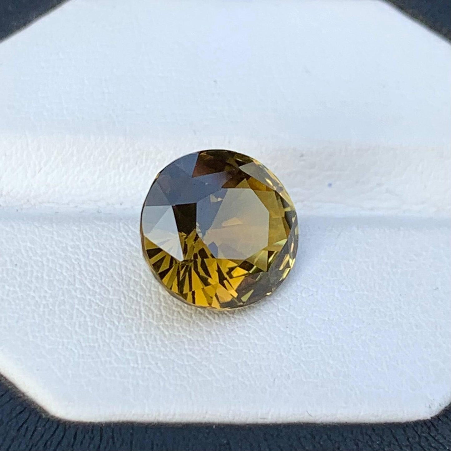 Rare Natural Alexandrite 8.71ct - (UH)