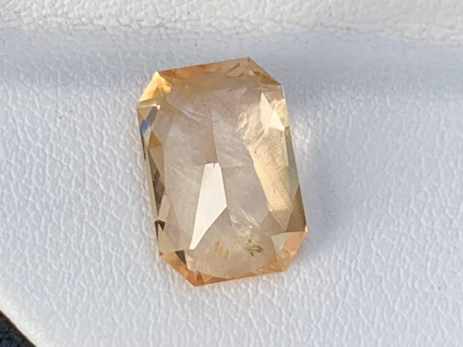 Golden Peach Sapphire 5.96ct - (UH) - Baza Boutique