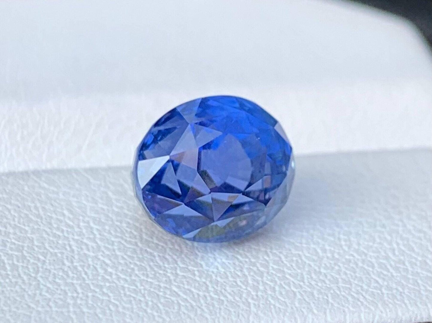 Natural Ceylon Cornflower Blue Sapphire 5.66ct - (UH)
