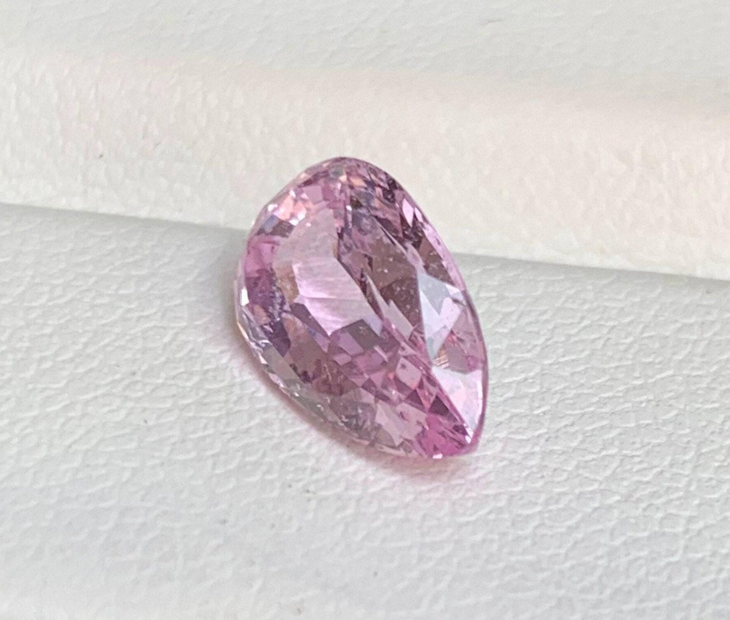Padparadscha King Sapphire 2.64ct - (UH) - Baza Boutique