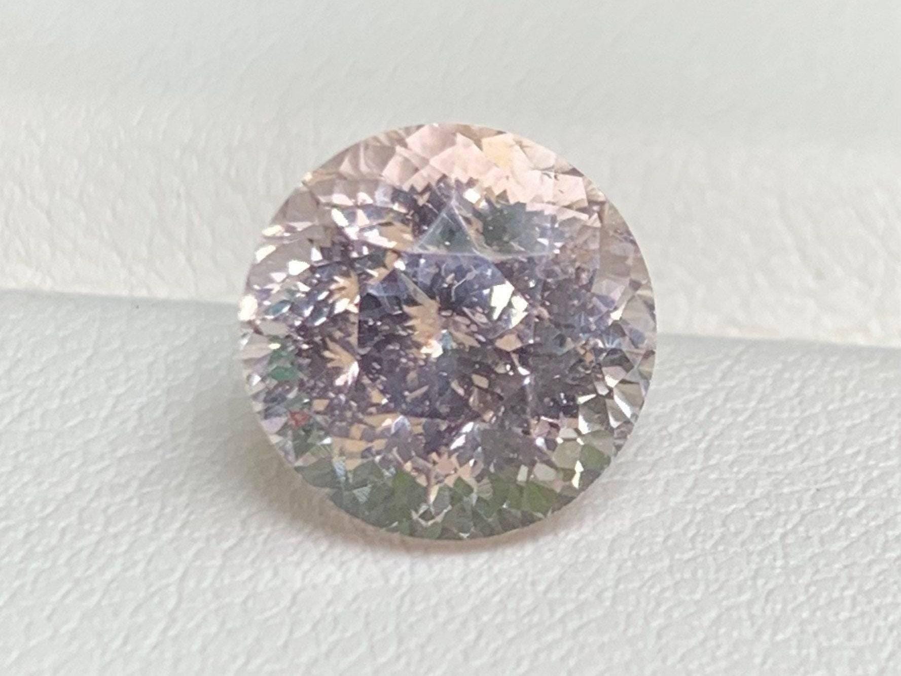 Natural Peach Sapphire 5.28ct - (UH) - Baza Boutique
