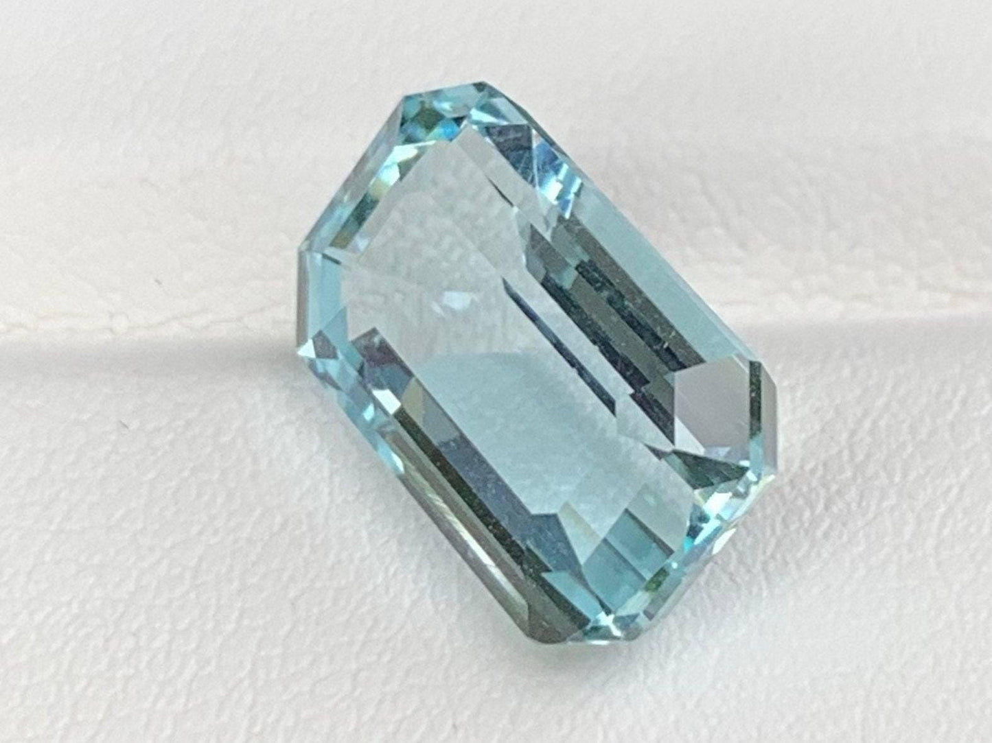 Natural Aquamarine 8.36ct - (UH) - Baza Boutique