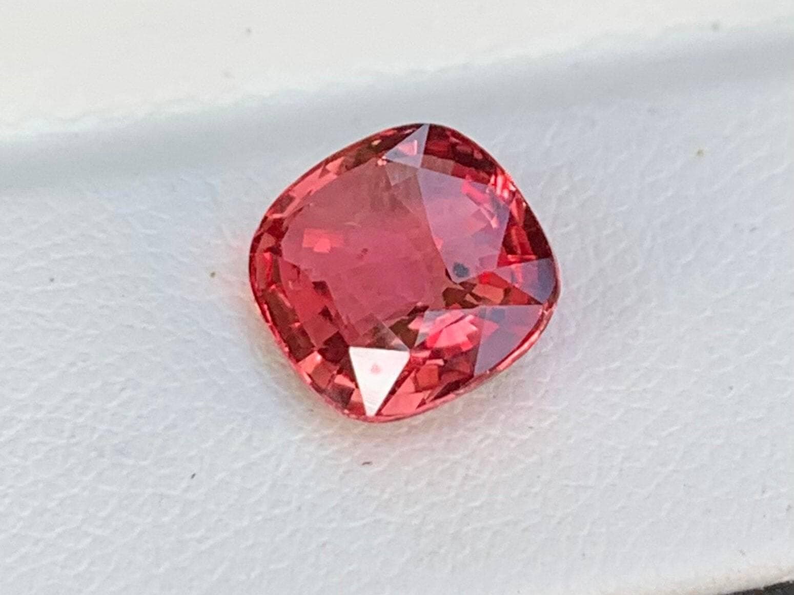 Natural One-of-a-kind Rare Padparadscha 3.03ct - (UH) - Baza Boutique