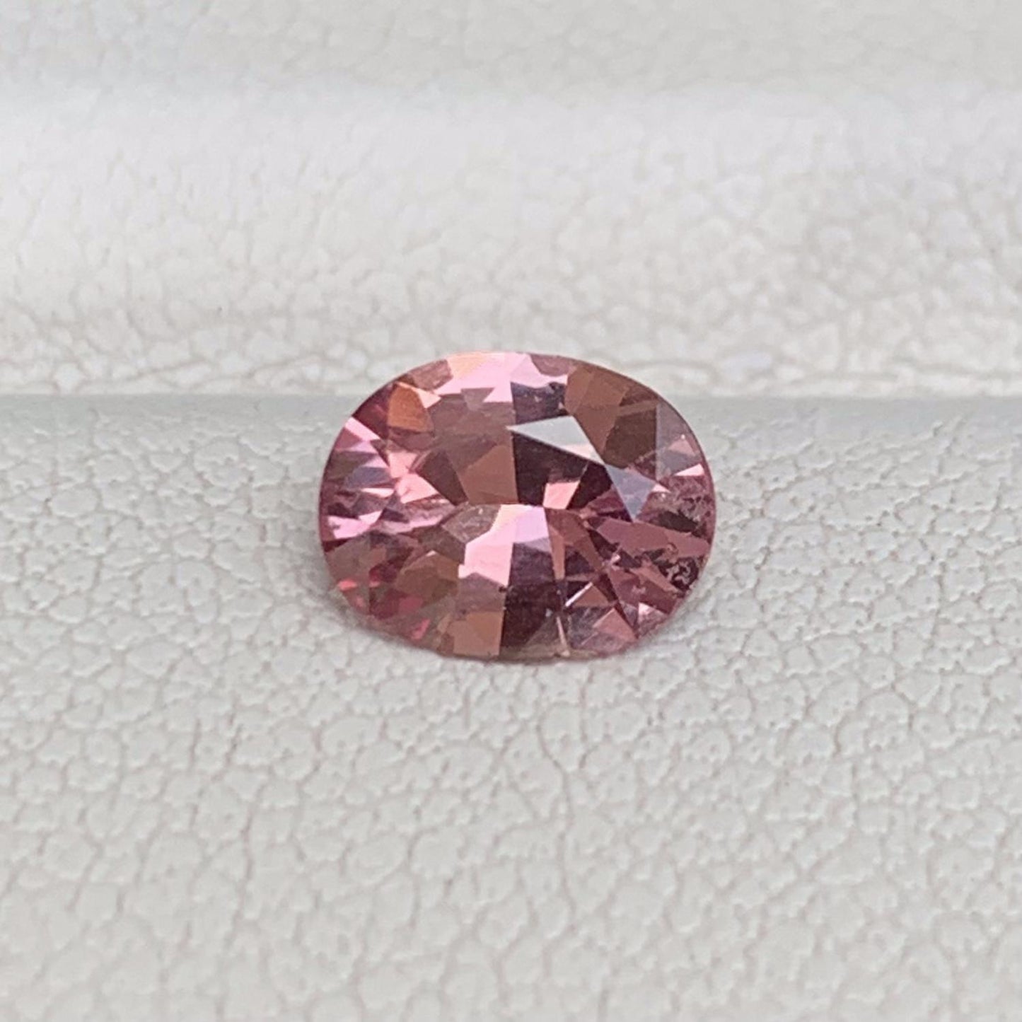 Sunset Padparadscha 0.85ct (UH)