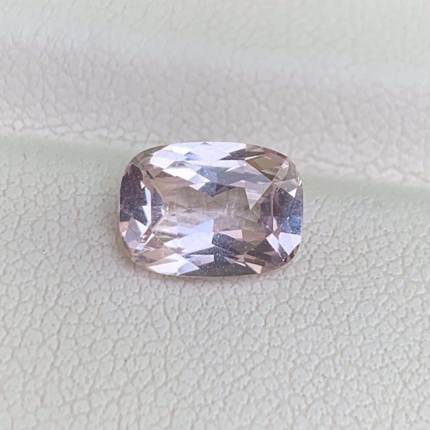 Peach Sapphire 2.20ct (H)