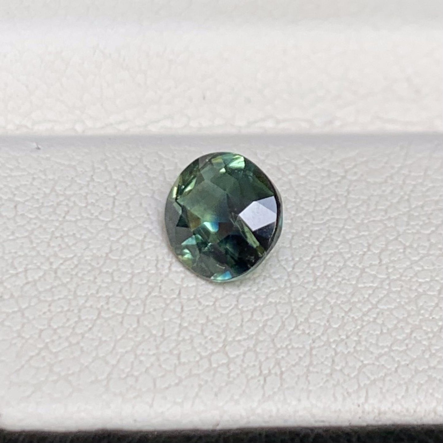 Natural Peacock Teal Sapphire 1.06ct - (UH) - Baza Boutique