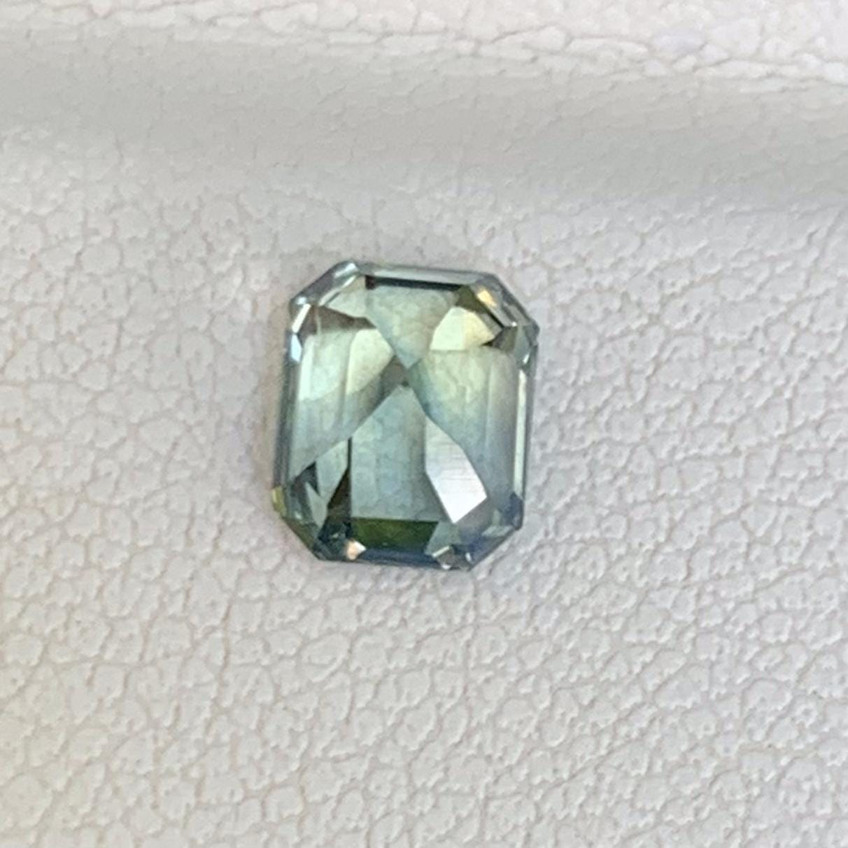 Bi Color Natural Teal Sapphire 1.52ct - (UH) - Baza Boutique