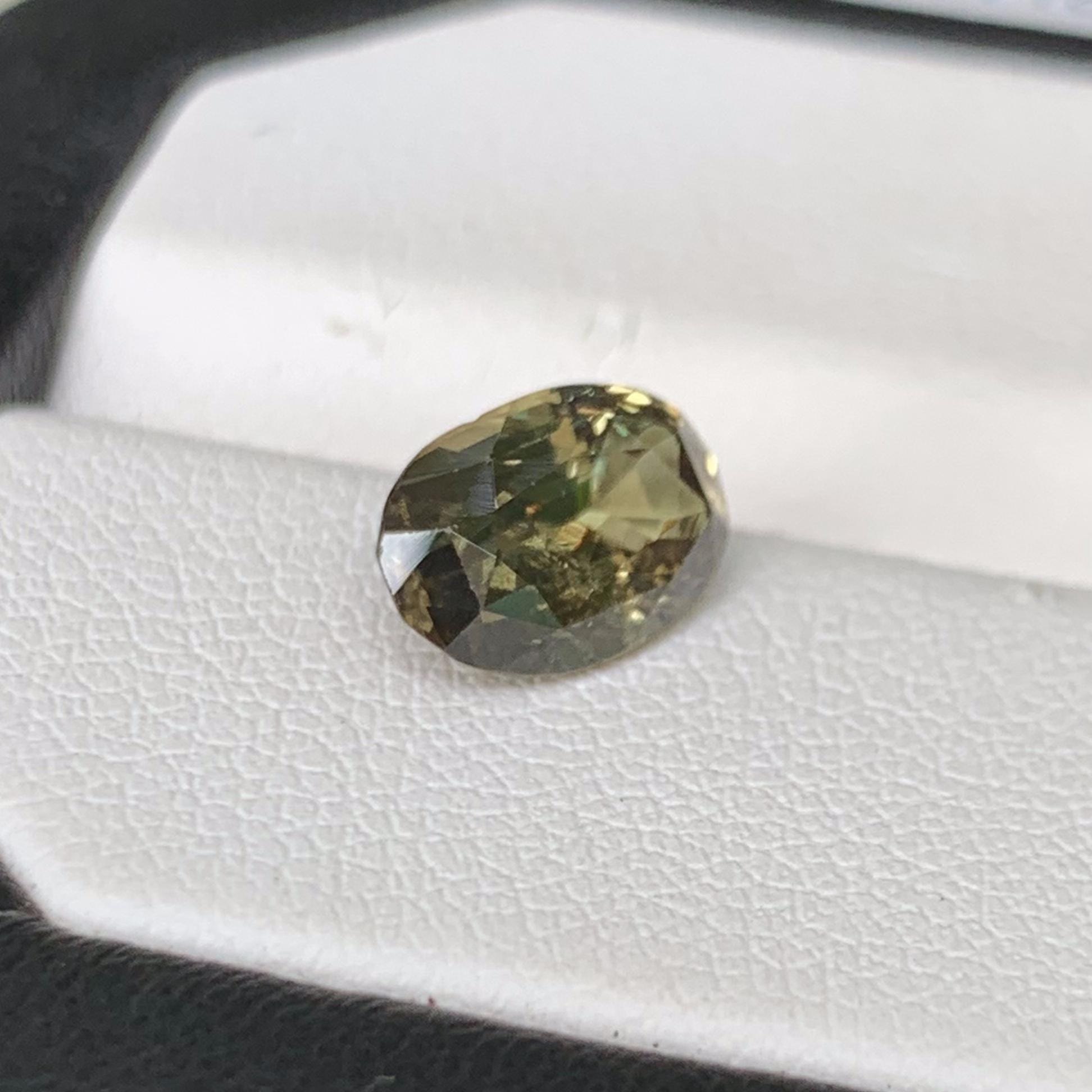 Natural Olive Green Sapphire 2.17ct - (UH) - Baza Boutique