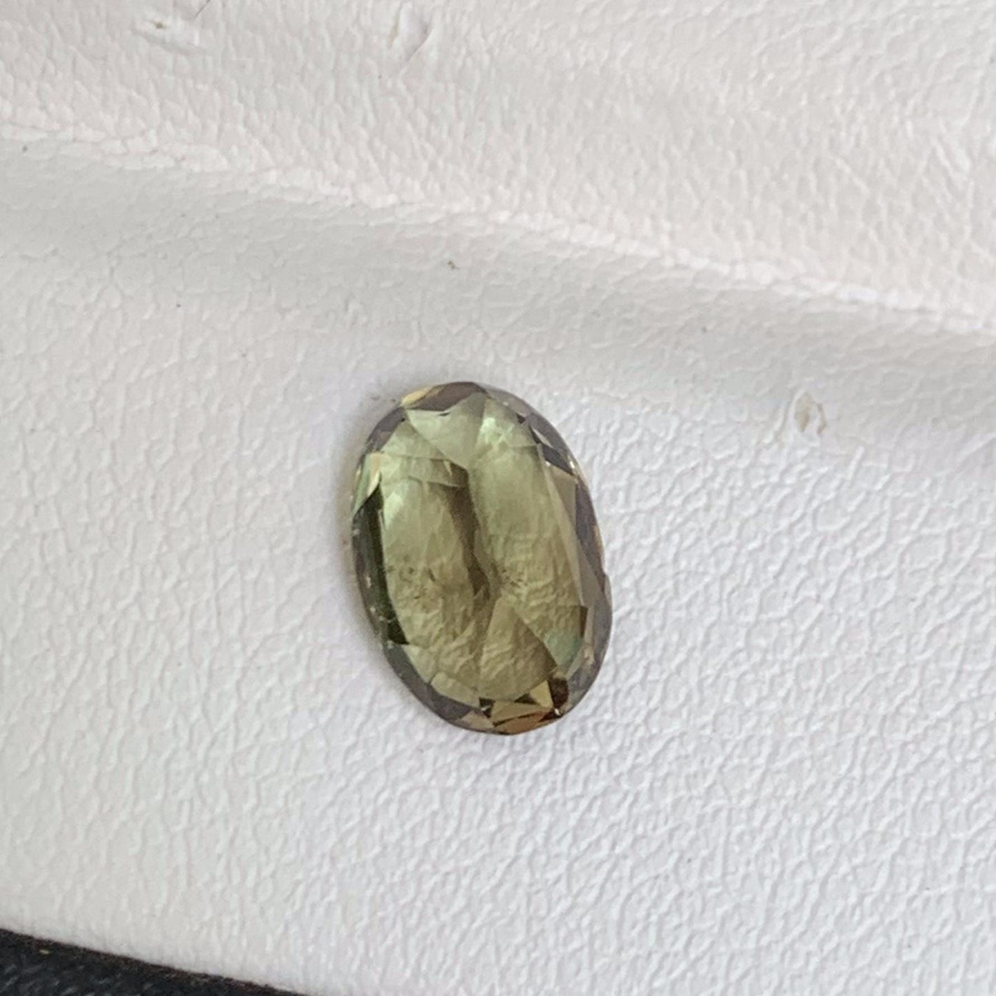 Natural Olive Green Sapphire 2.17ct - (UH) - Baza Boutique
