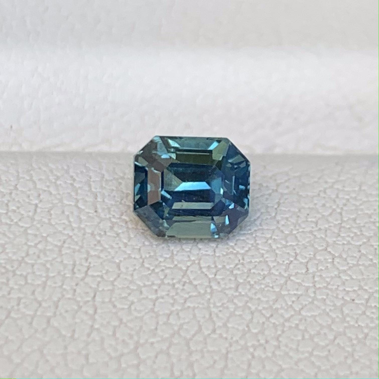 Natural Teal Sapphire 0.99ct - (UH) - Baza Boutique