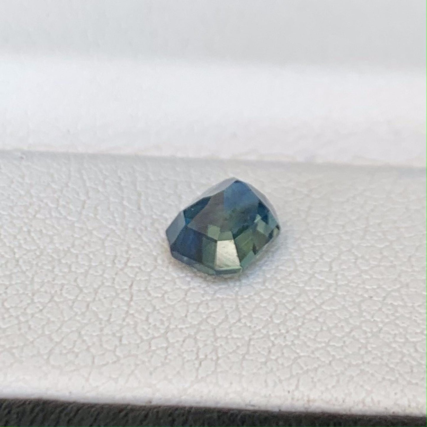 Natural Teal Sapphire 0.99ct - (UH) - Baza Boutique