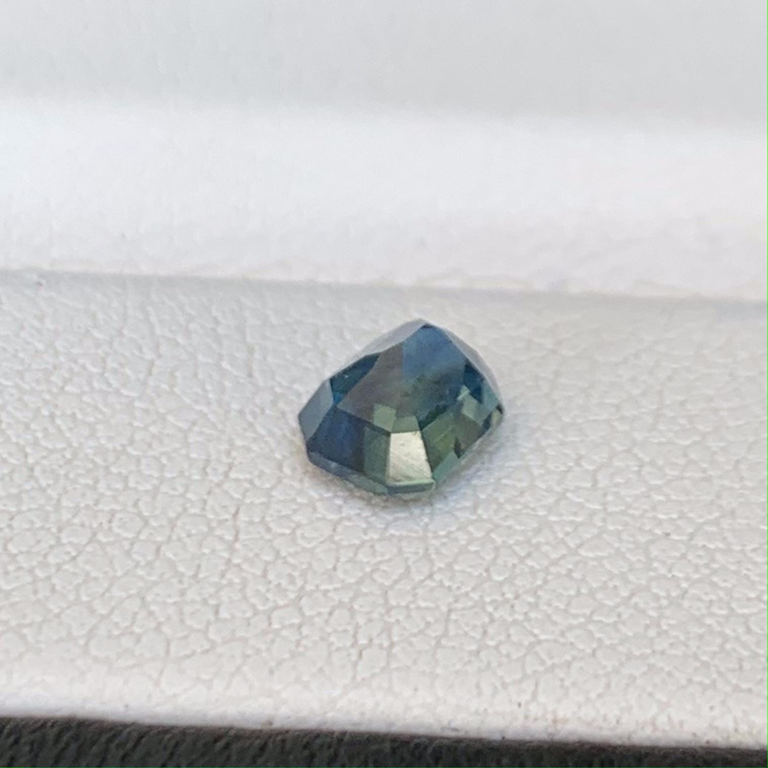 Natural Teal Sapphire 0.99ct - (UH) - Baza Boutique