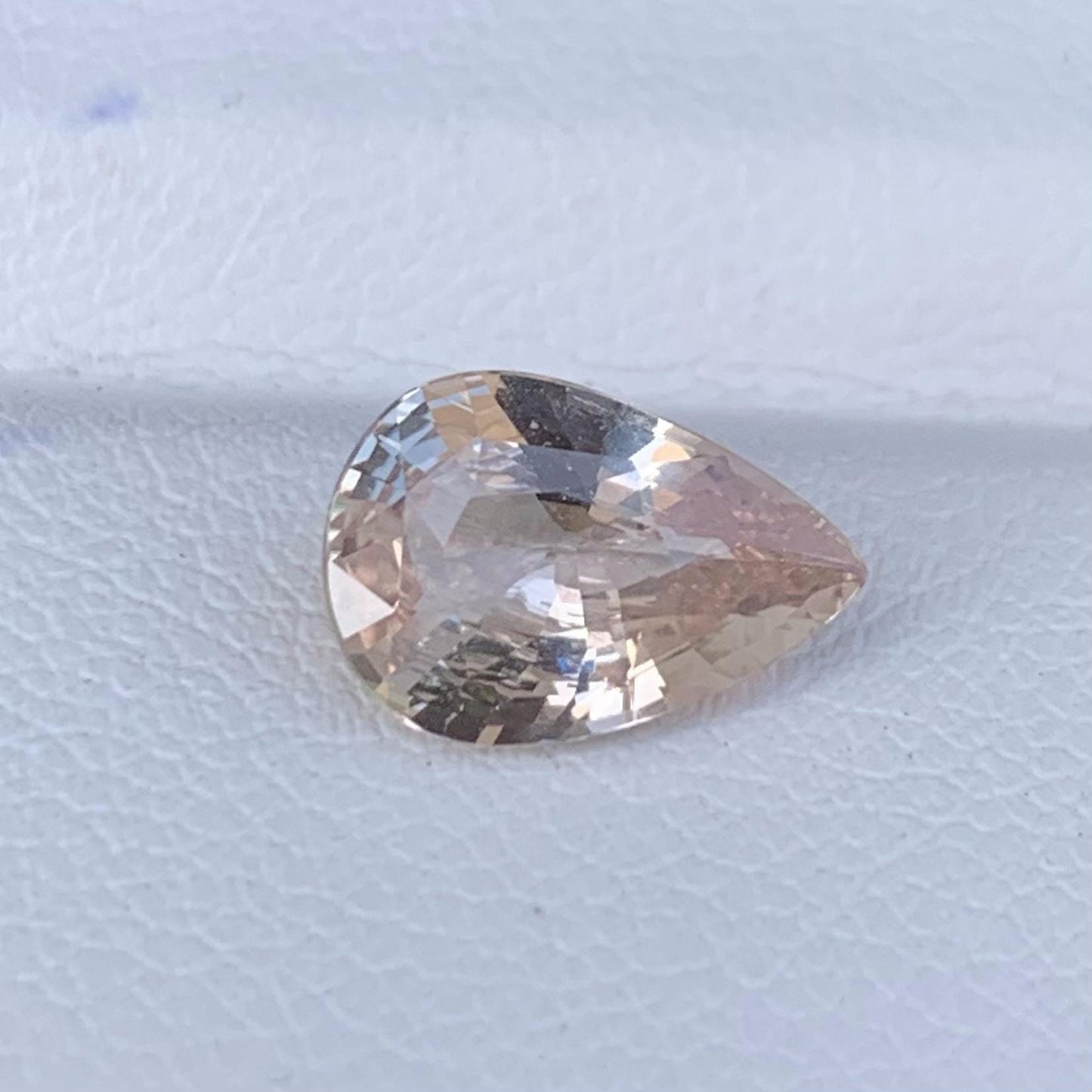 Peach Sapphire 2.06ct (UH) - Baza Boutique
