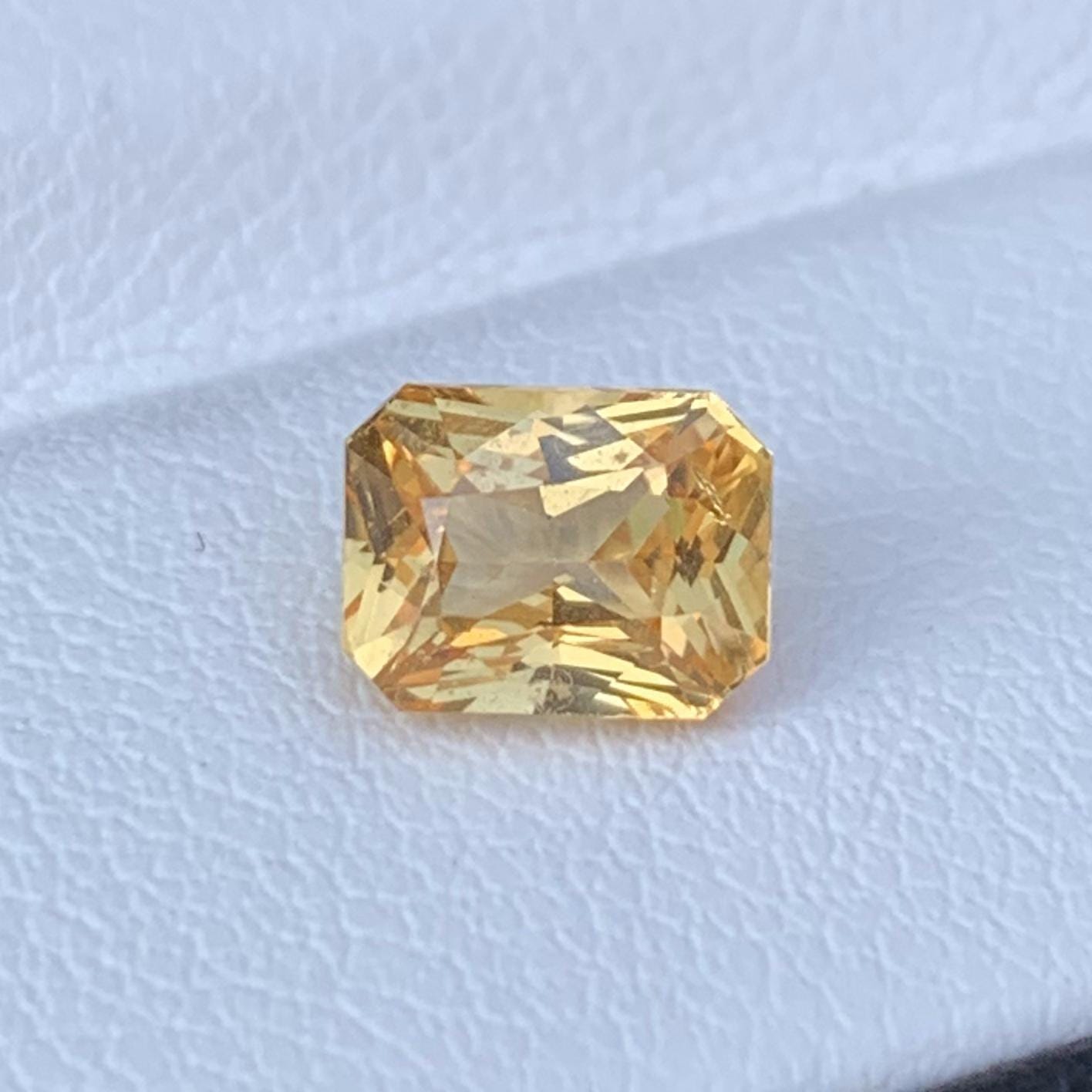 Yellow Sapphire 1.51ct - (H) - Baza Boutique