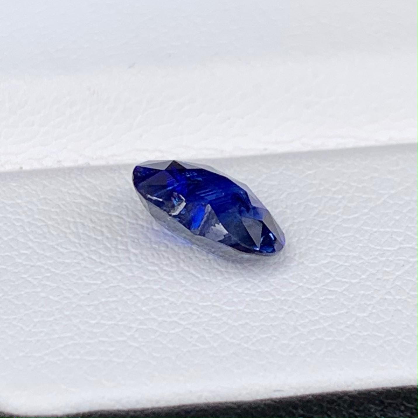 Natural Heart Shaped Royal Blue Sapphire 2.23 - (H) - Baza Boutique