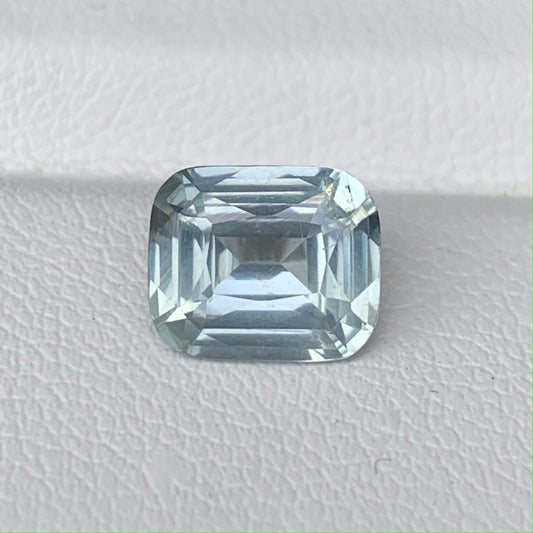 Mint Green Sapphire 2.68ct - (UH) - Baza Boutique