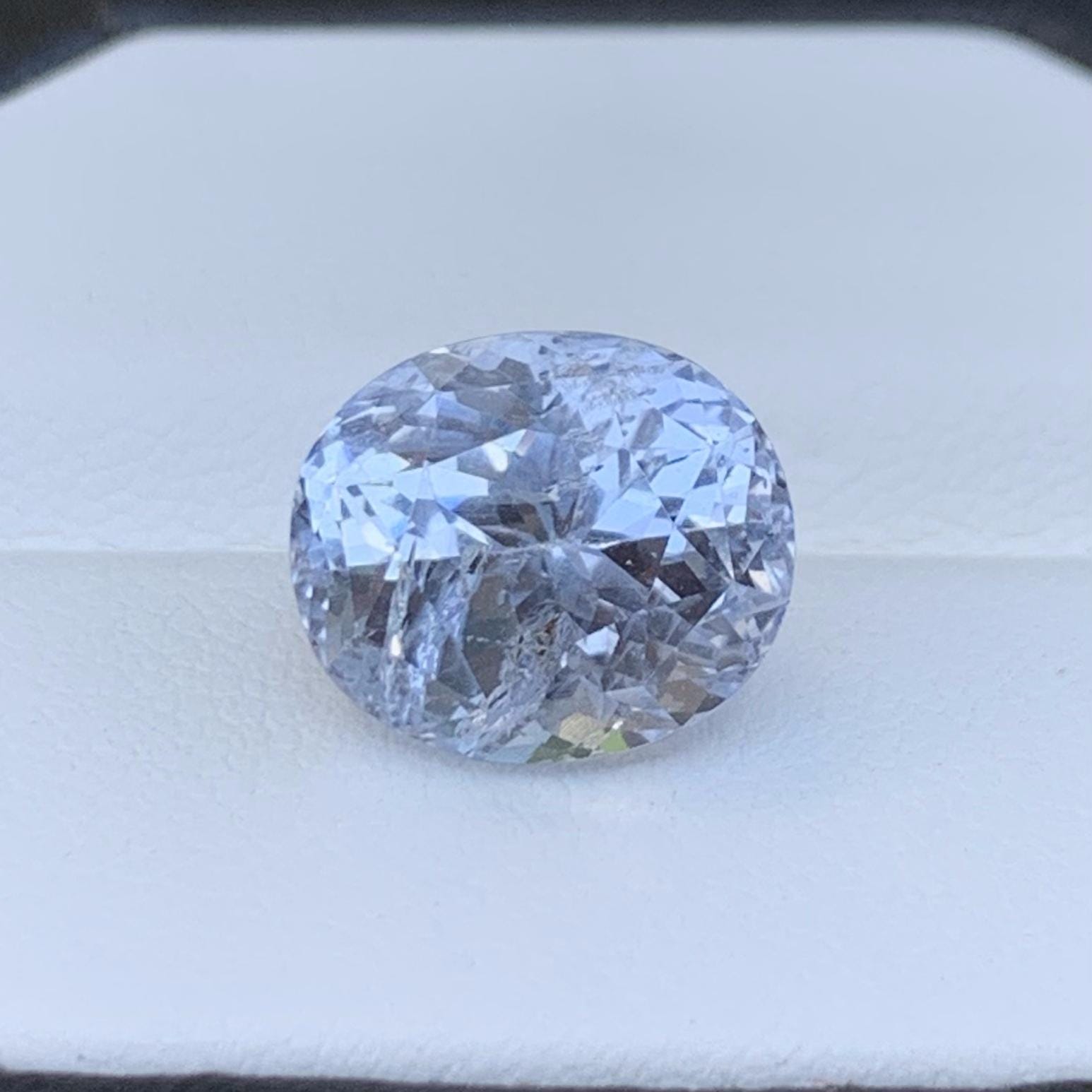 Brilliant White Sapphire 8.67ct - (UH) - Baza Boutique