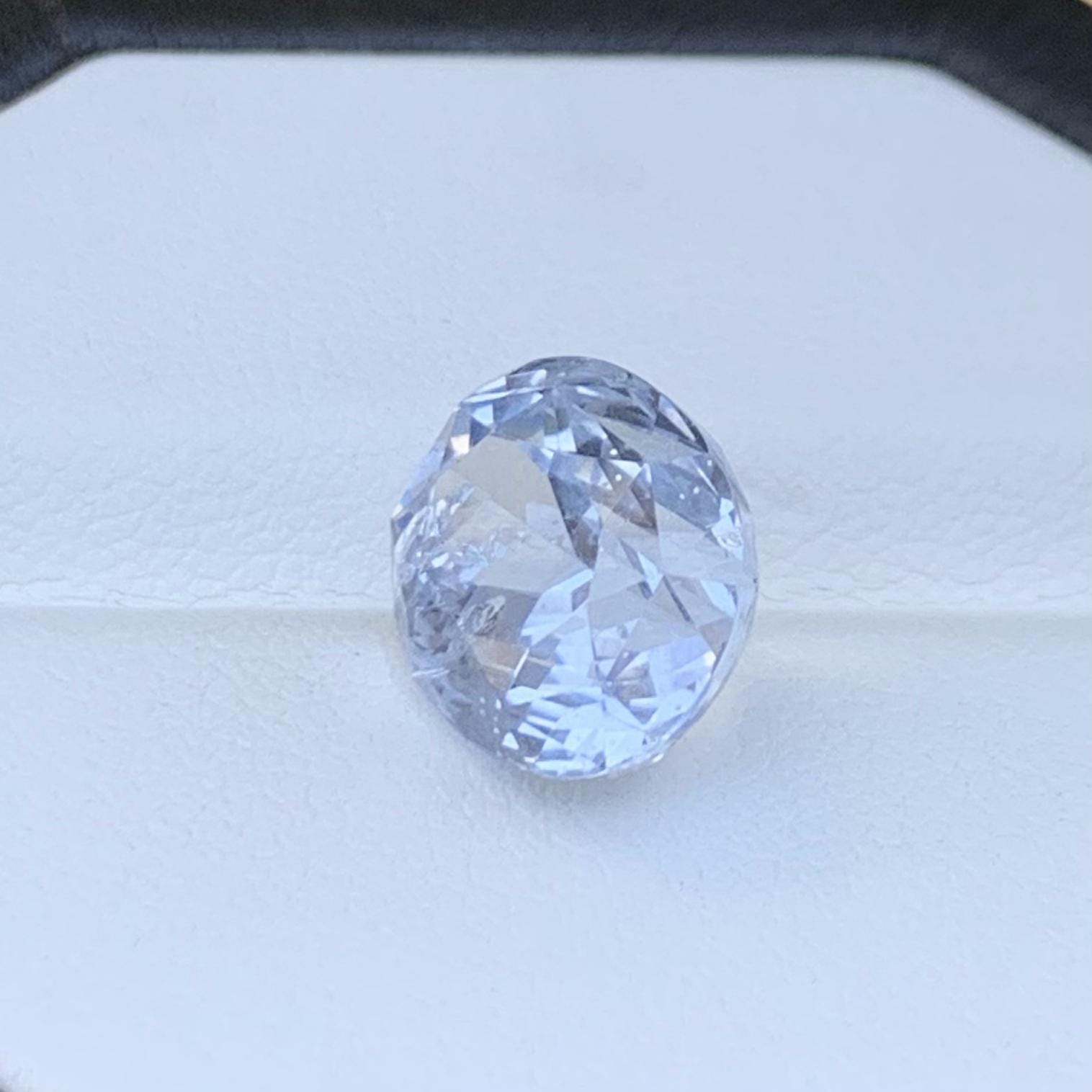 Brilliant White Sapphire 8.67ct - (UH) - Baza Boutique