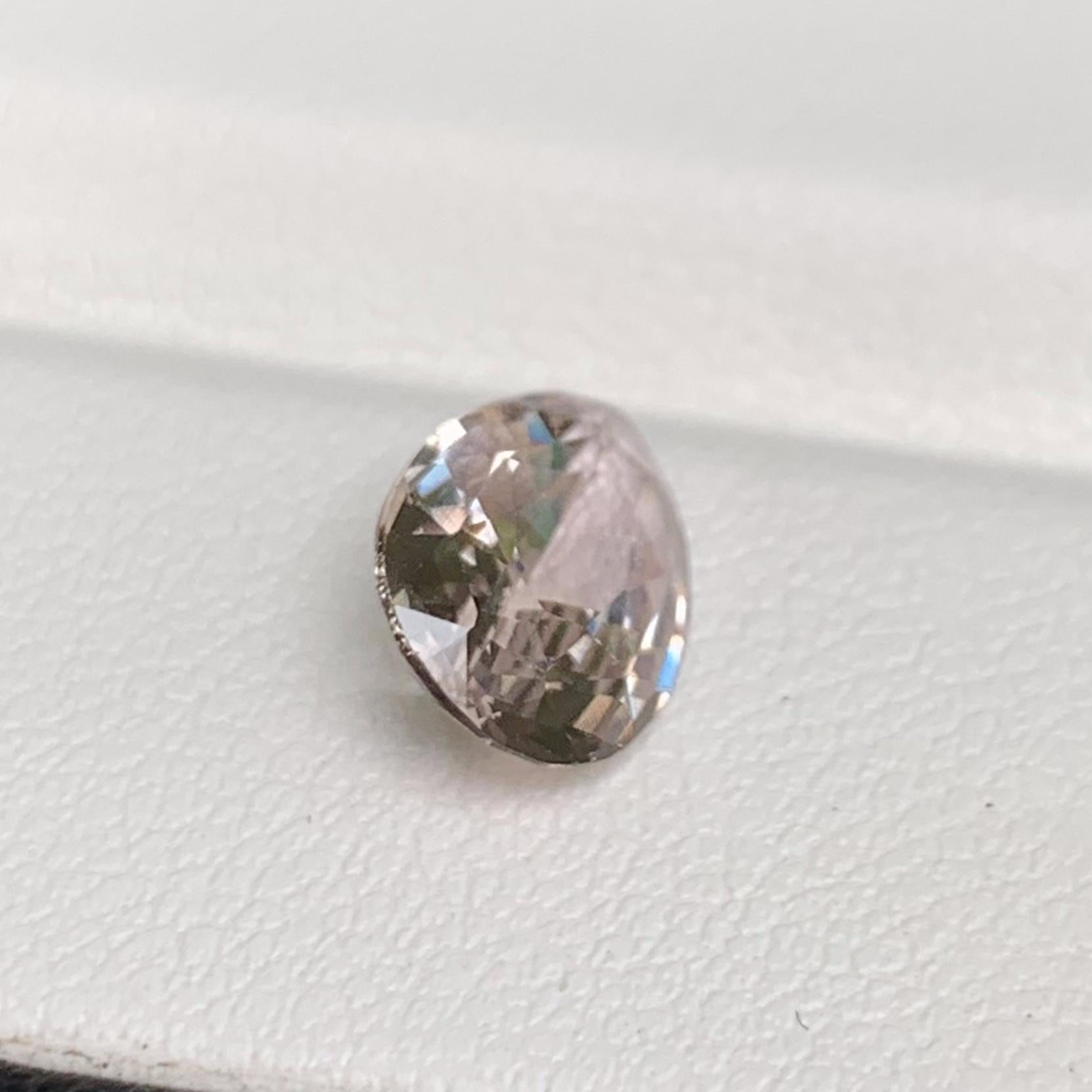 Natural Champagne Peach Sapphire 2.01ct - (UH) - Baza Boutique