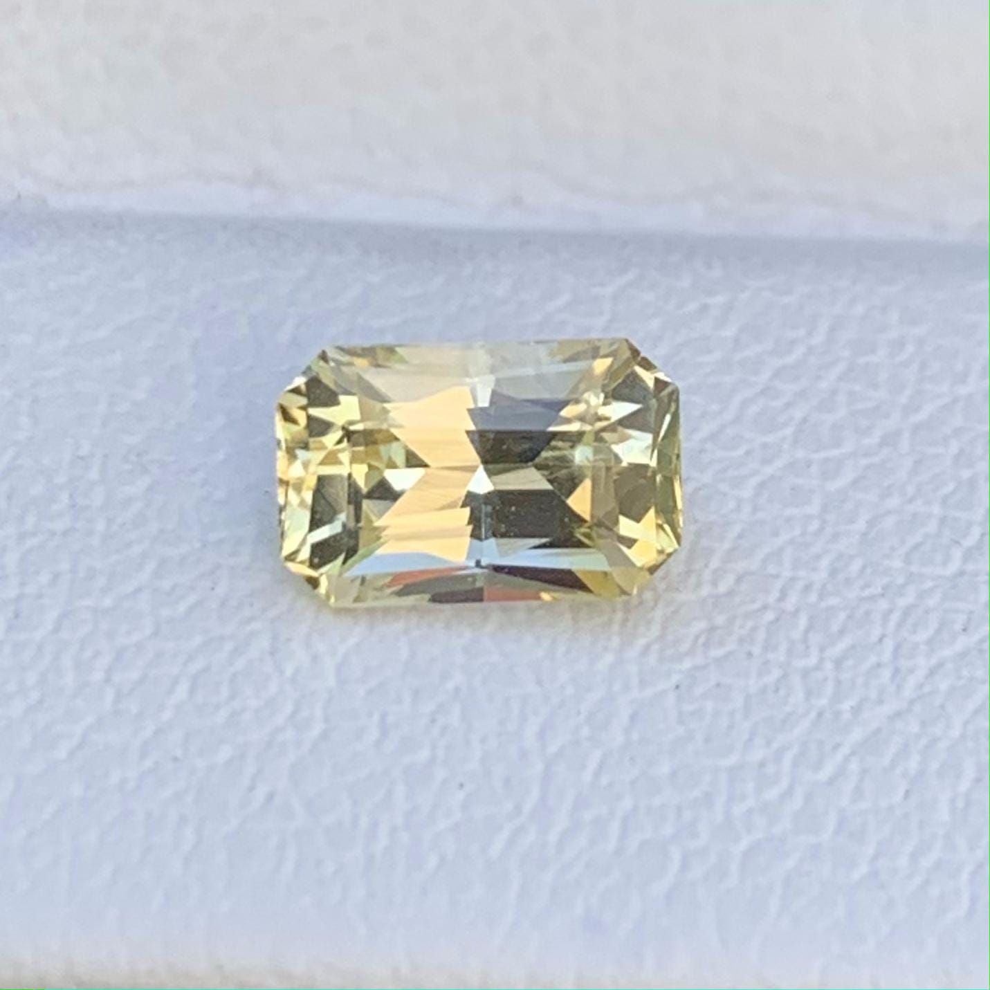 Yellow Sapphire 1.02ct (UH) - Baza Boutique