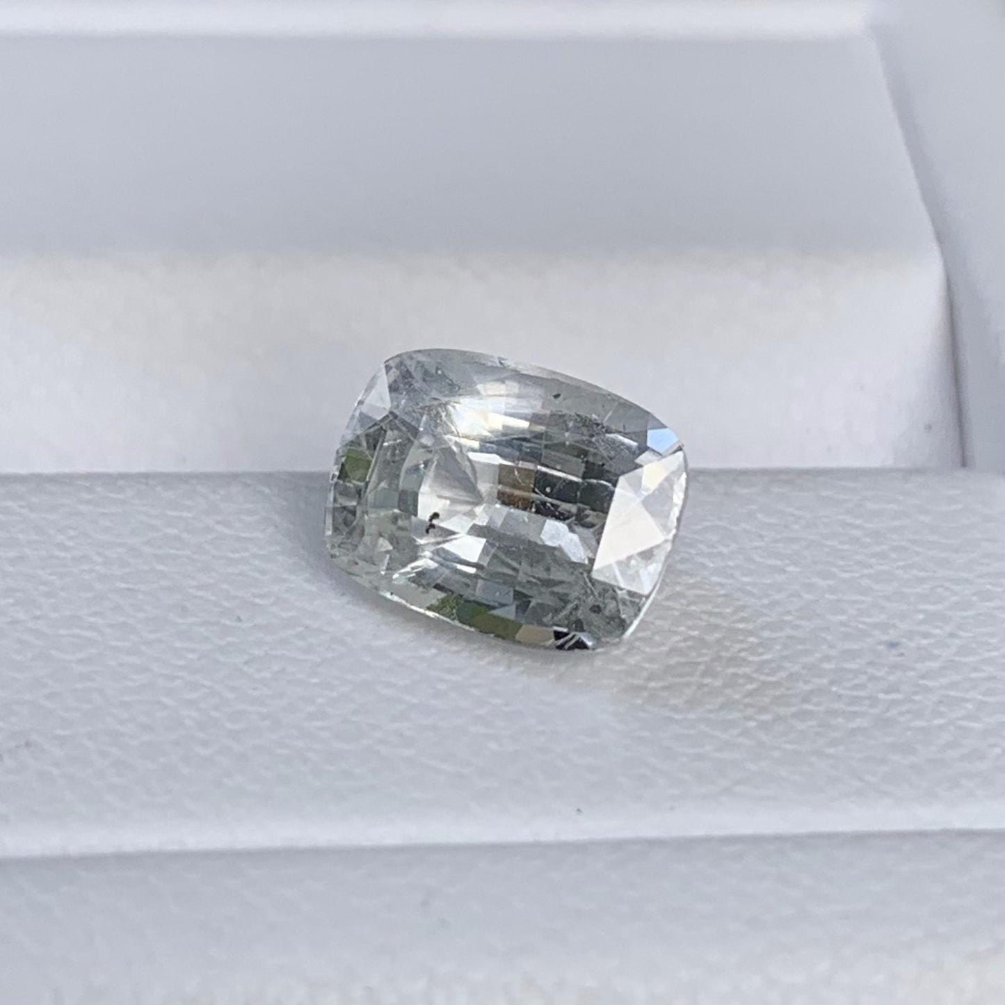 White Sapphire 2.93ct - (H) - Baza Boutique